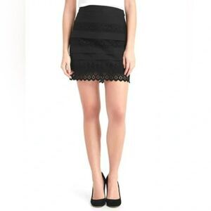 GAP Black Eyelet Mini Skirt 2 • Scalloped Hem Chic Cotton